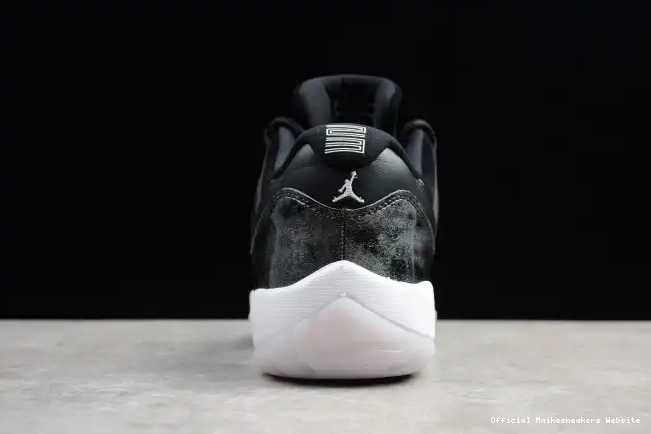 Official Maikesneakers 